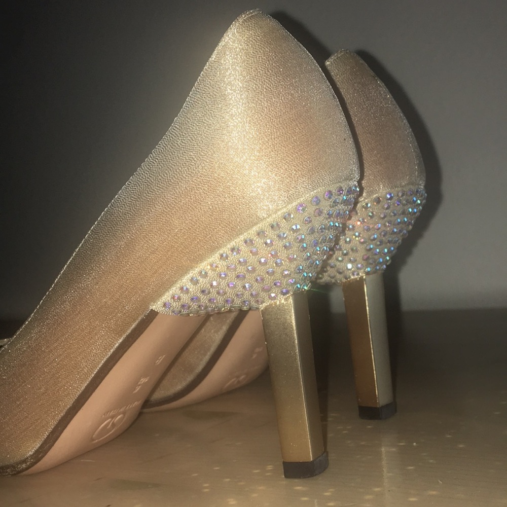RARE BEADED HEEL ST. JOHN HEELS
